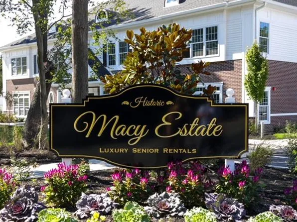 46 Islip Ave #403, Islip, NY 11751