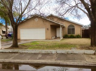 650 N Whitney Ave, Dinuba, CA 93618