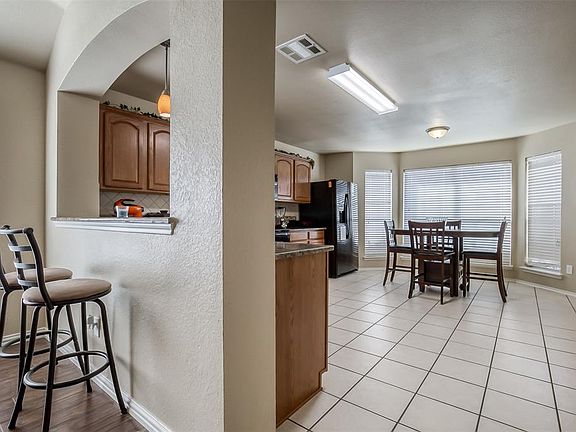 4th image of 4708 Egret St
