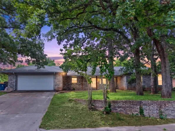 1212 Ridgecrest Rd, Edmond, OK 73013