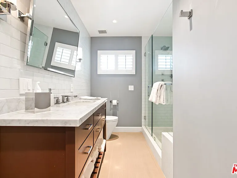 1525 N Hayworth Ave #206 — Photo 12