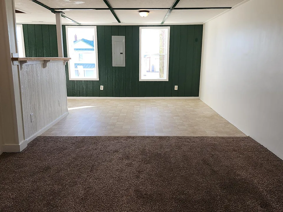 Nice large,bright open floor plan.