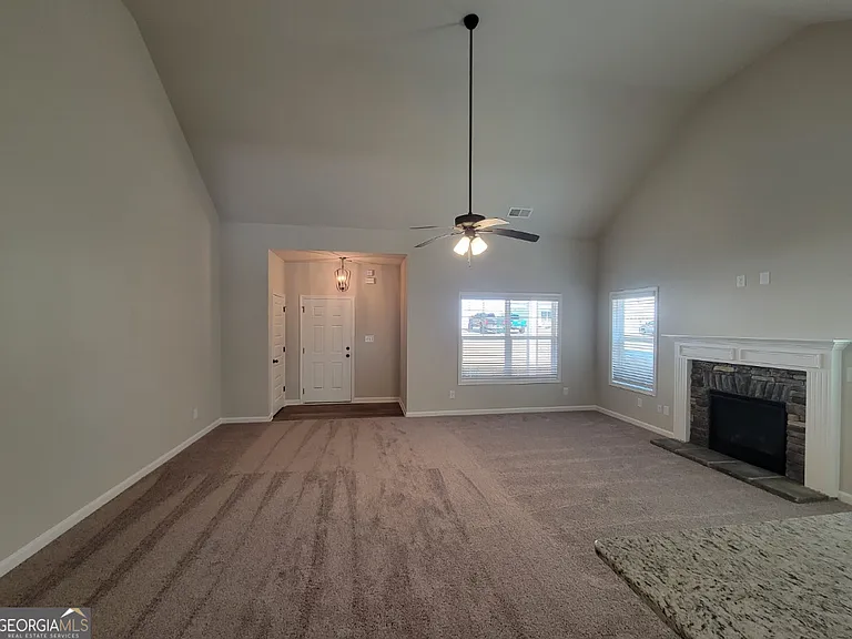 275 Southridge — Photo 7