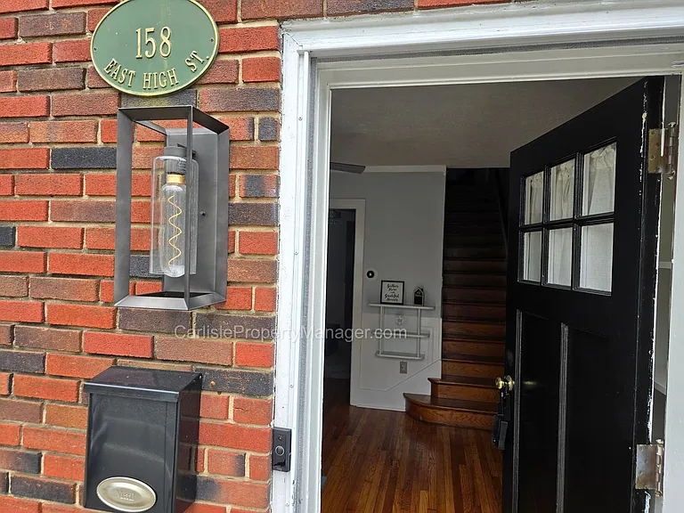 158 E High St — Photo 5