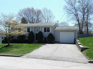 30 Silverwood Ln, West Warwick, RI 02893