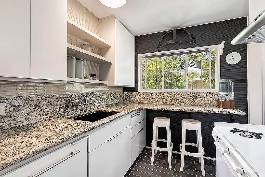 1 bed, 1018 sqft, $2,850 — Photo 2