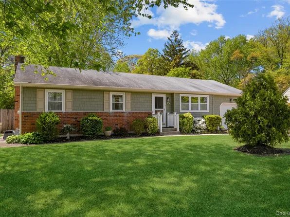 36 Marshall Drive, Selden, NY 11784