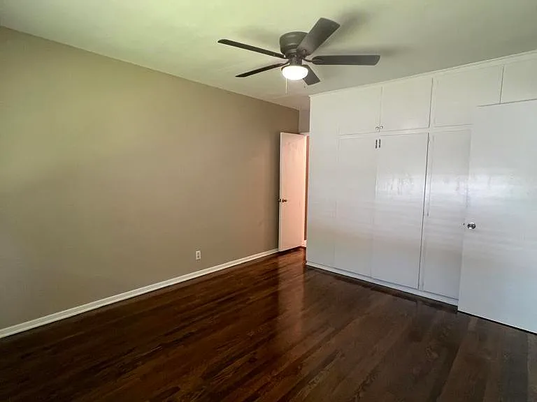 255 E Center St — Photo 15