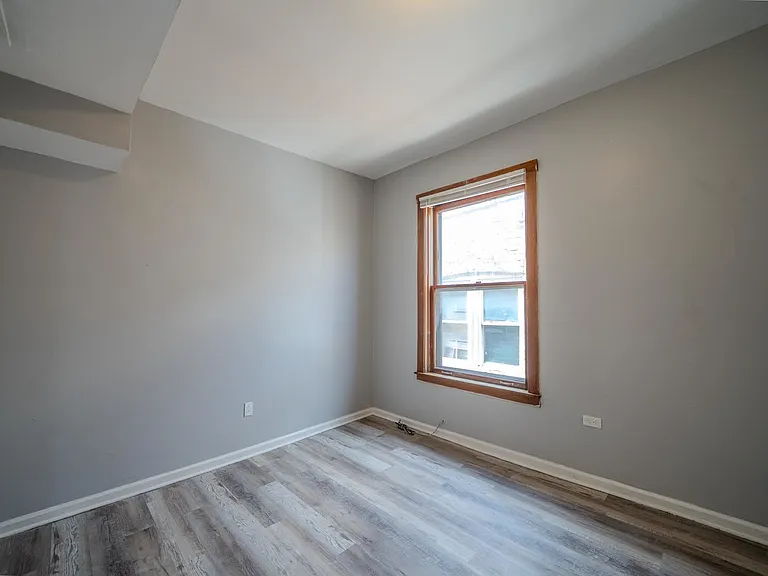 7916 S Throop St — Photo 13