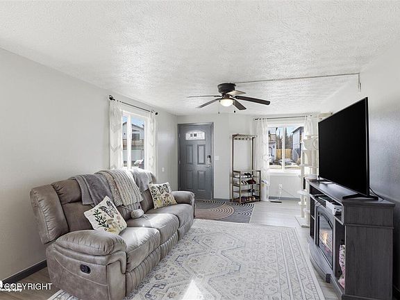 3rd image of 11923 Copper Mountain Dr