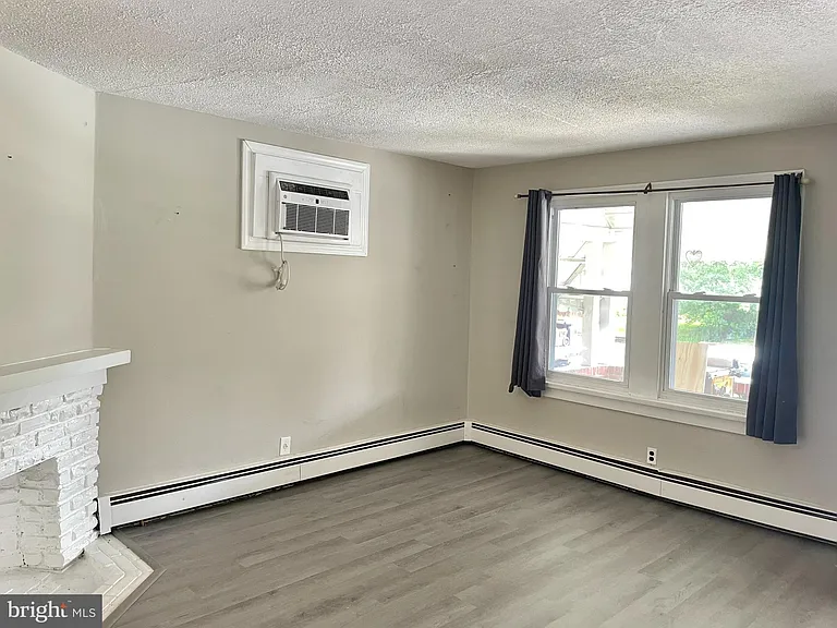 218 Green St — Photo 9