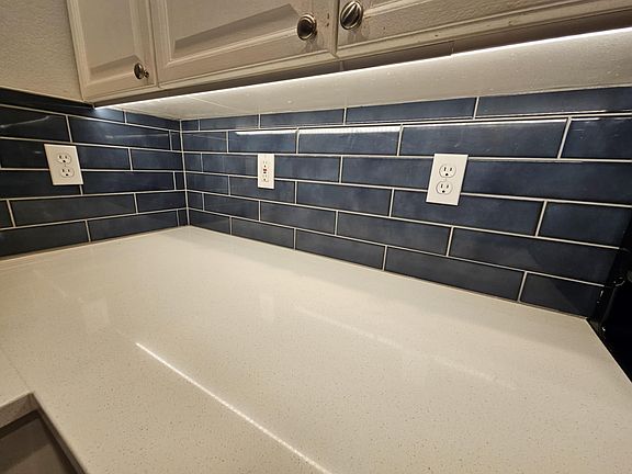 Kitchen tile