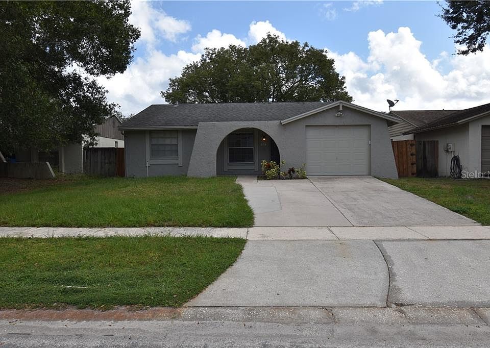 1st image of 16145 Foxfire Dr