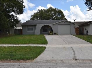 16145 Foxfire Dr, Tampa, FL 33618