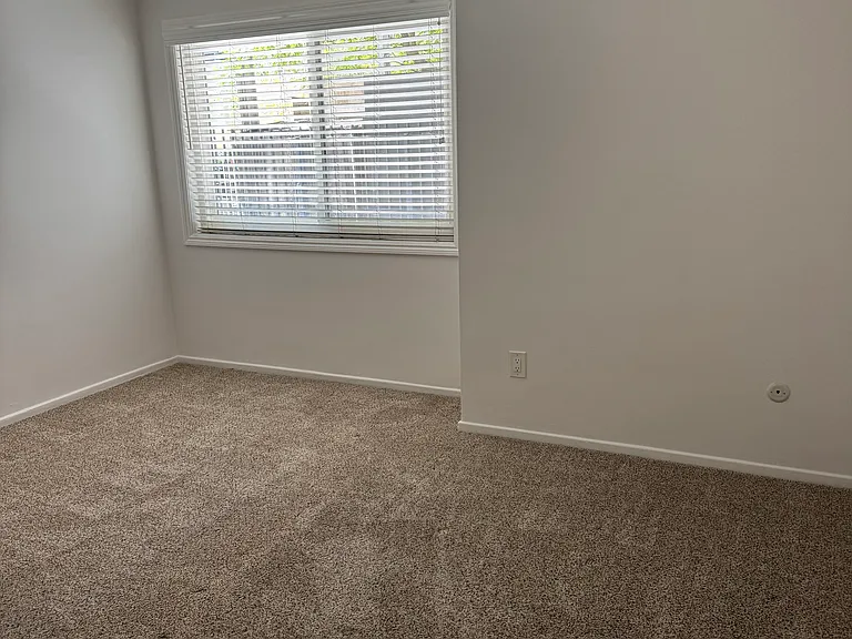6574 Fountain Ave #10 — Photo 8
