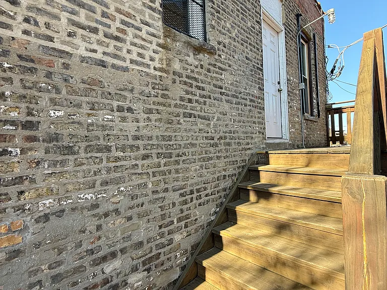 2748 W Cortez St — Photo 8