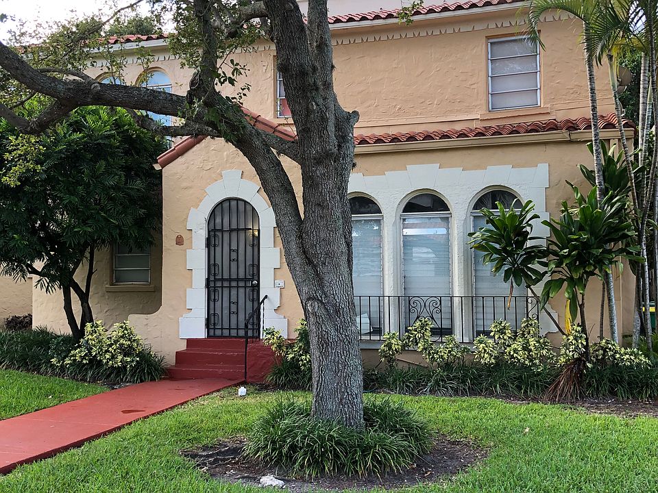 1st image of 118 Menores Ave #7