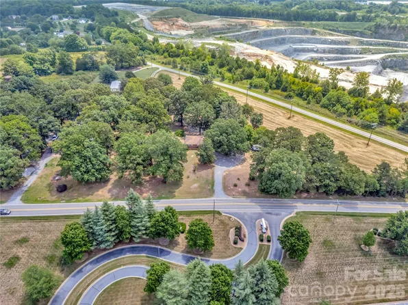133 Odell School Rd, Concord, NC 28027