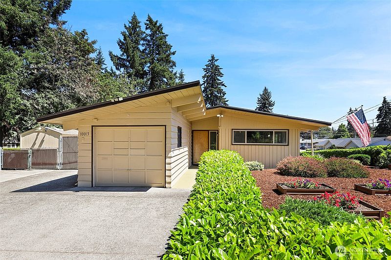 2nd image of 10013 Barnes Lane S