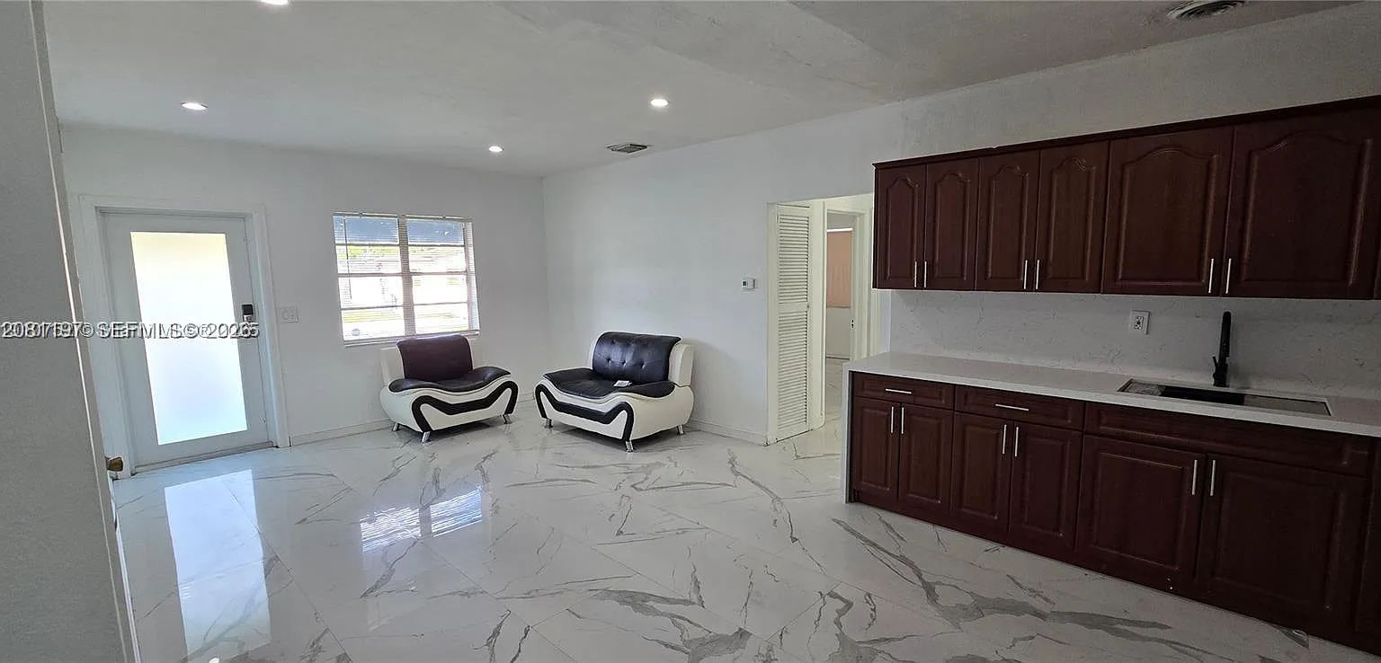Dixie Pines 2nd Rev — Photo 4