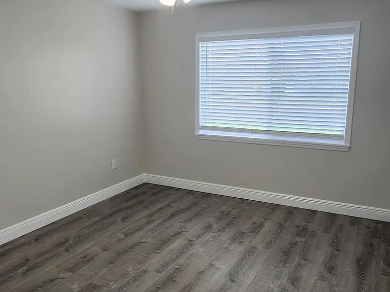 912 La Jolla Ave — Photo 10