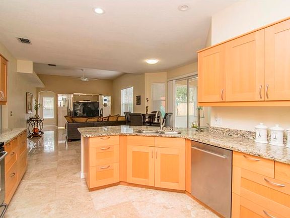 5th image of 5823 Aventura Ct