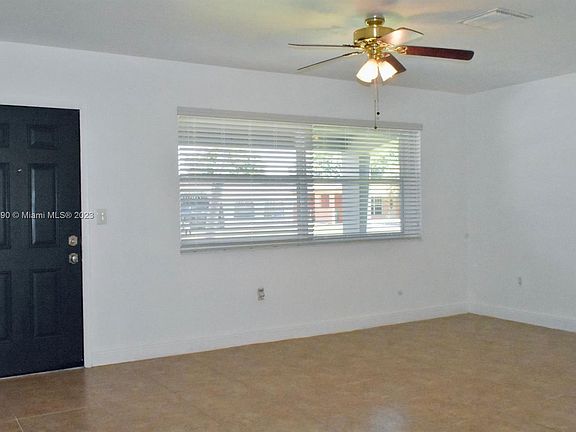 3rd image of 2618 Arcadia Dr