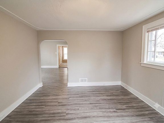 2nd image of 823 McReynolds Ave NW