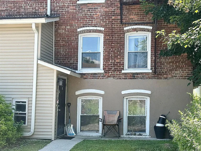 372 Verplanck Ave #1 — Photo 2