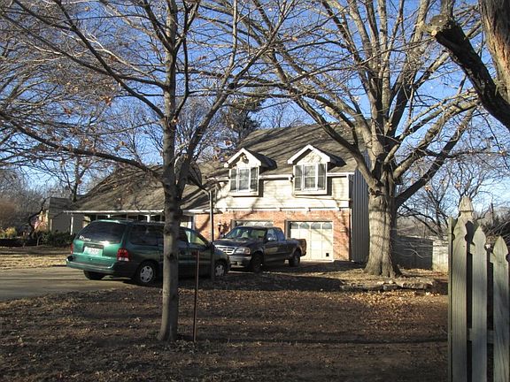 3rd image of 600 W 113th St