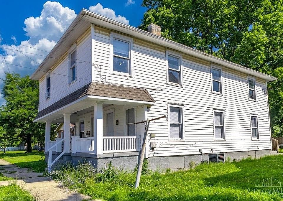 1st image of 821 6th Ave