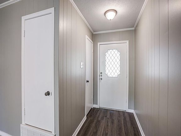 5th image of 140 Highridge Dr