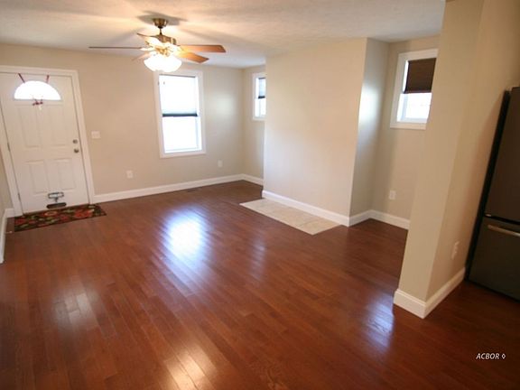 3rd image of 919 4th Ave