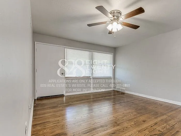 121 Gill Dr — Photo 4