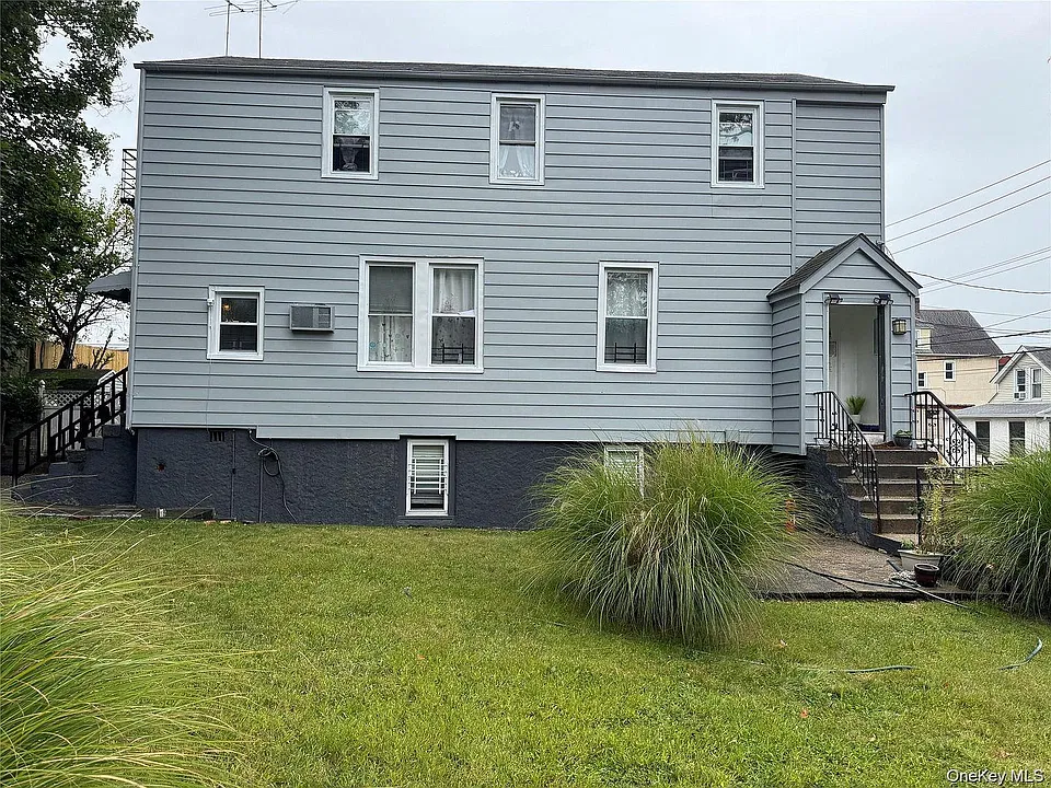 209 Lincoln Ave #2