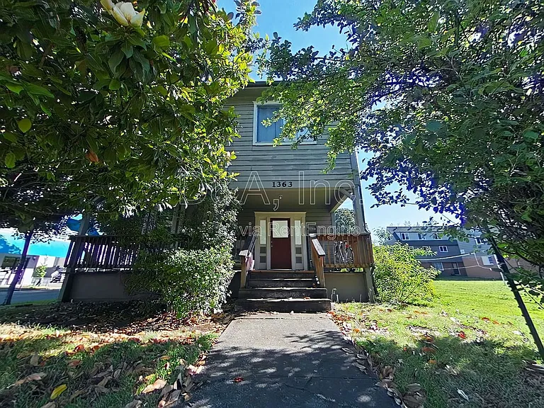 1363 NW Monroe Ave #3 — Photo 1