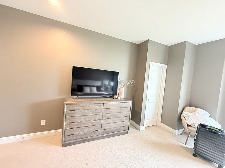 4230 Travis St #8 — Photo 30