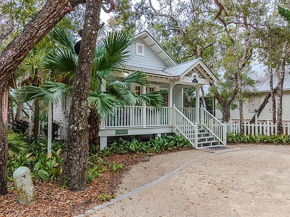 4th image of 312 NE Lisette Ln