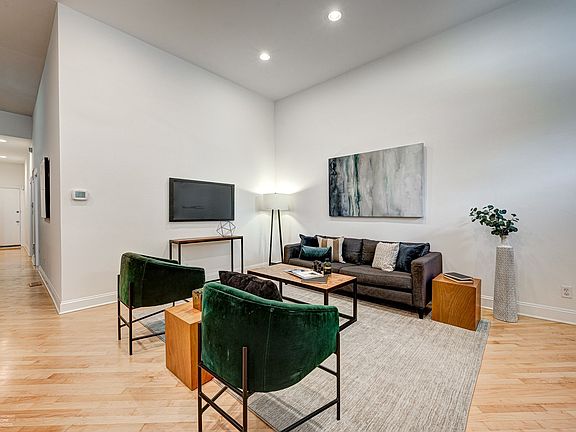 5th image of 3357 N Clifton Ave #1