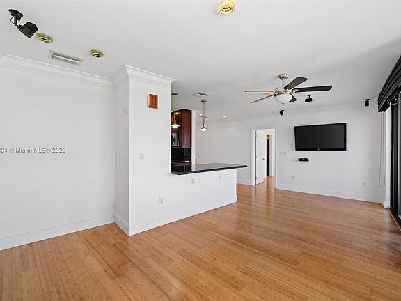 2nd image of 900 Bay Dr APT 1021