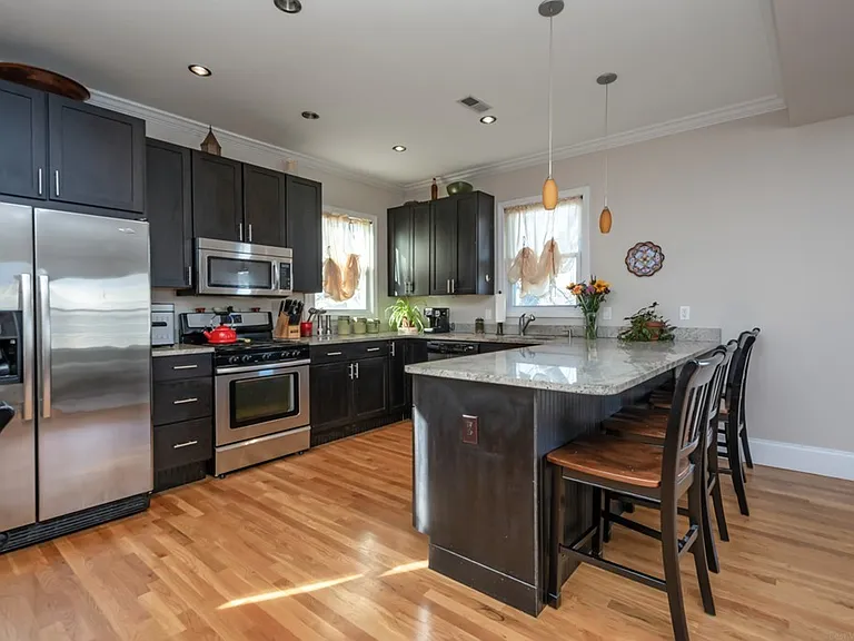 29 Plainfield St #3 — Photo 2