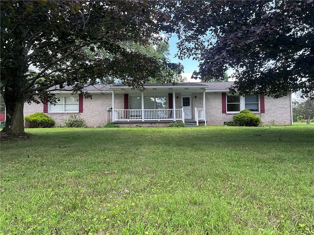 2318 Hillsville Rd photo 1