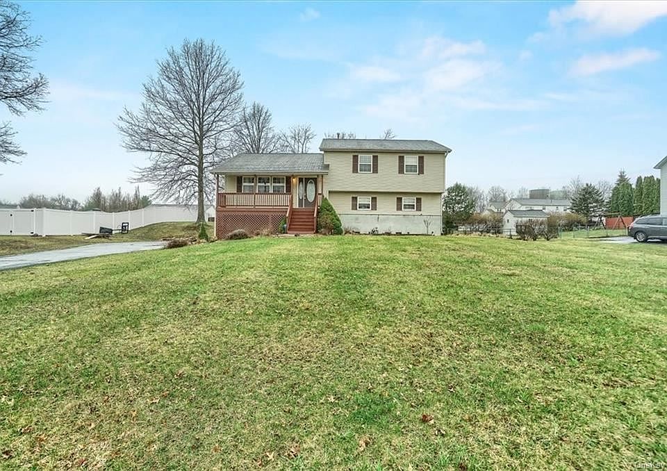 1st image of 18 Pine Ct