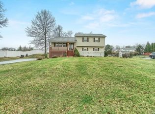 18 Pine Ct, Montgomery, NY 12549
