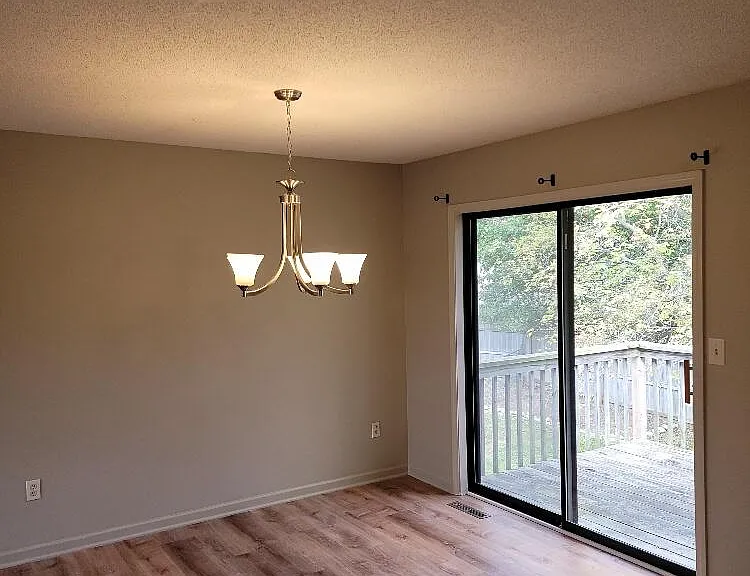 3905 Athens Ct — Photo 4