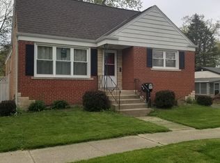 1171 N McKinley Rd, Lake Forest, IL 60045