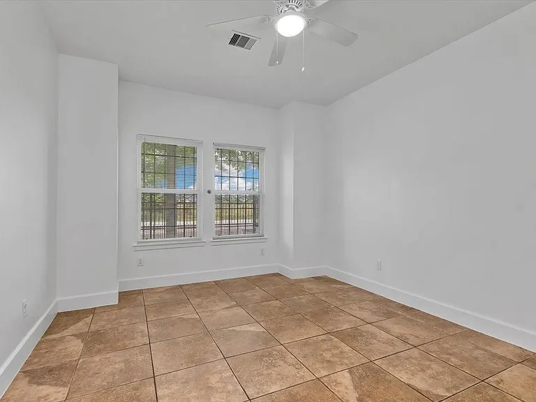 2514 Bennington St — Photo 26
