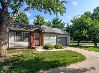 5516 Vista Dr, West Des Moines, IA 50266