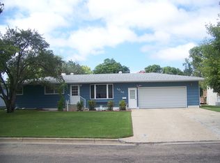 1010 6th Ave SW, Jamestown, ND 58401