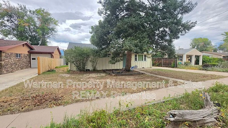 3 bed, 1.0 bath, 1354 sqft, $1,800 — Photo 2